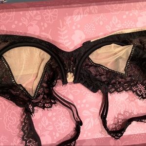 Medium NWOT la senza bra. Pretty detail